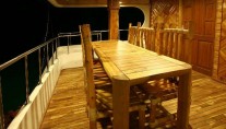 AREVARA - Lower deck al fresco dining
